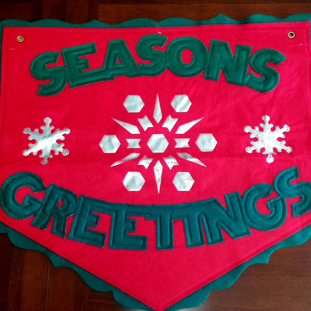 Season Greetings Holiday Banner made by Santa's Best new with tag